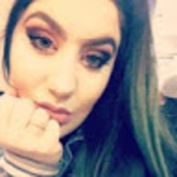 Meet your Posher, Amanda - Picture 1 of 1